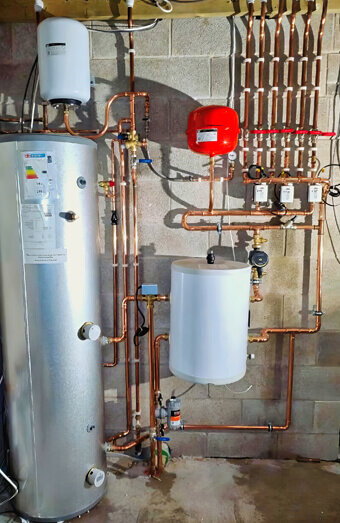 https://plumbernedlands.com.au/uploads/2025/06/commercial-plumbing-915367.jpg