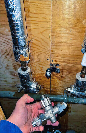 https://plumbernedlands.com.au/uploads/2025/06/emergency-plumbing-358284.jpg