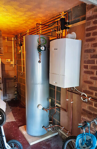 https://plumbernedlands.com.au/uploads/2025/06/hot-water-684599.jpg